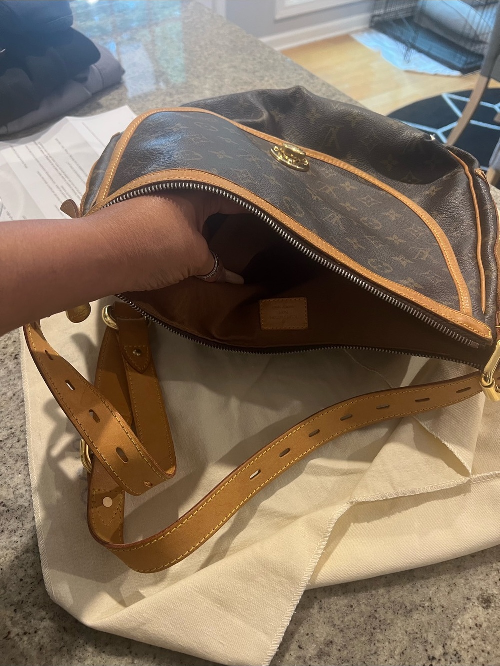 💖Louis Vuitton Monogram Canvas Hobo Shoulder Bag with Vachetta Trim💖 - Picture 10 of 12